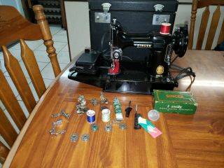 Vintage Singer Featherweight Portable Sewing Machine Model 221 Serial Am667041