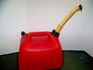 Rubbermaid Gott 2.  5 Gallon Vented Gas Fuel Can With Spout