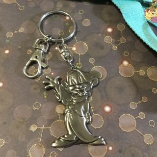 DISNEY SNOW WHITE AND THE SEVEN DWARFS DOPEY PEWTER KEY CHAIN AND DOPEY LANYARD 3