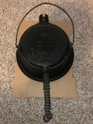 Griswold Cast Iron Waffle Iron 8 Fantastic Shape - See Details In Photos