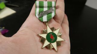 Vietnam War Us Army Forces Republic Of Vietnam Campaign Medal 1960 Pin Back