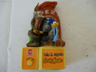 Pez 1998 Looney Tunes Wile E.  Coyote Candy Hander