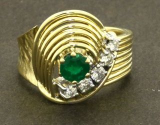 Vintage Heavy 18k Yellow Gold Vs - Si/ G 0.  65ct Diamond Emerald Cocktail Ring