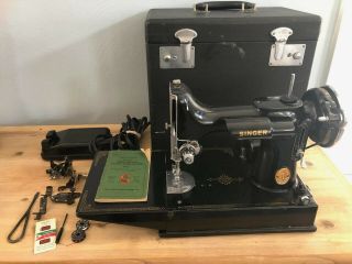 Vintage Singer 221 - 1 Featherweight Sewing Machine - 1946 S/n Ag708xxx,  W/case