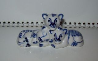Vintage Ussr Gzhel Hand Painted Porcelain Figurine Three Tigers /three Tiger Cub