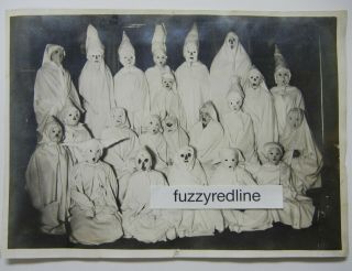 Vtg 1920 Snapshot Photo Surreal Group In Ghost Costumes Halloween Klan Sheets