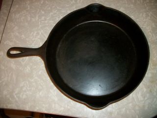 Early Wagner 10 Cast Iron Skillet - Unusual Straight Logo -