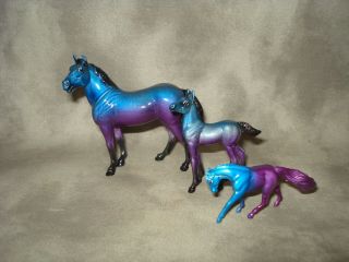 Breyer Cm Glossy Decorator Blue Fading To Purple Set Stablemate & Mini - Whinny