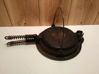 Griswold American No.  8 Cast Iron Waffle Maker With Base 1922 Patent