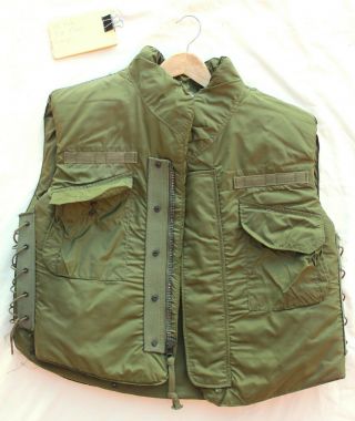 3/4 Collar Flak Vest,  Vietnam Era,  Large,  Con,  Military Issue,  Not M69