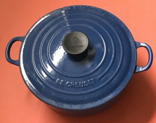 Le Creuset 24 Blue Round Cast Iron Enamel 4.  5 Quart Signature Dutch Oven