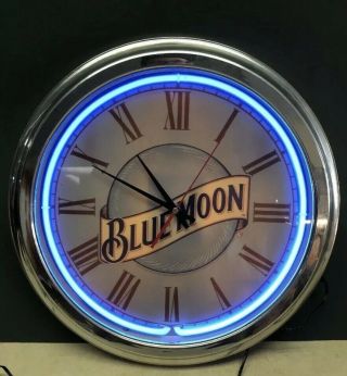 2005 Blue Moon Beer Wall Hanging Neon Light Up Clock Game Room Man Cave