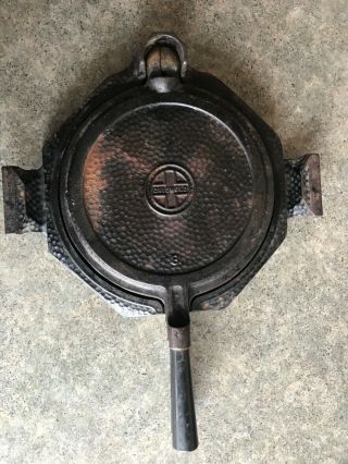 Vintage cast iron Griswold 8 Camping Waffle Iron Unique 2