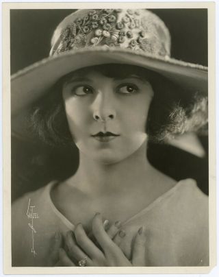 Bow - Lipped Silent Film Sweetheart Colleen Moore 1923 Witzel Photograph