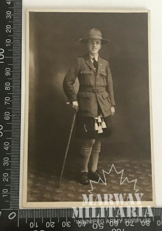 Postcard Canadian / British,  Soldier / Boy Scout Scottish Dirk (17081)