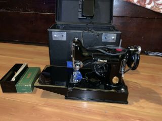 Vintage Singer Sewing Machine Featherweight Model 221 W/ Case & Accessories