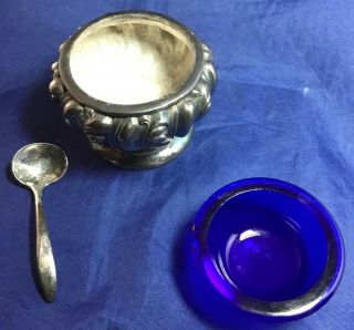 Vintage Silver Plated Cobalt Glass Salt Bowl Spoon Pepper Shaker W.  B.  Mfg Co. 3
