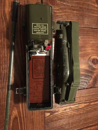 Vietnam War Era U.  S.  Army Radio Receiver Transmitter,  RT - 196 / PRC - 6 no battery 2