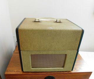 RCA VICTOR,  CRESCENT FULLY RESTORED VINTAGE 45 RPM RECORD PLAYER 2