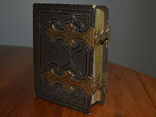 Small Victorian Leather Bound & Brass Clasp & Strapped C.  D.  V.  Album - 49 Photos