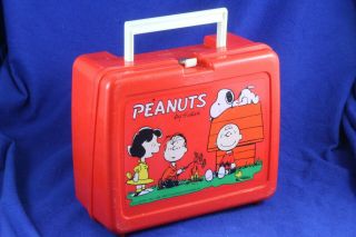 Vintage Peanuts & Gang 1965 Red Lunch Box.