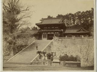 c1870 JAPAN Large Albumen Photo TEMPLE or PALACE Scene with MEN 2