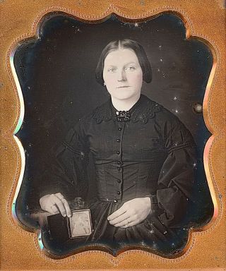 Woman Holding Image Of Young Girl Mourning? 1/6 Plate Daguerreotype E962