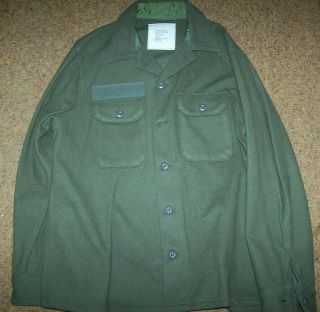 M - 1951 Wool Shirt,  Od Green,  Size Large,  U.  S.  Issue