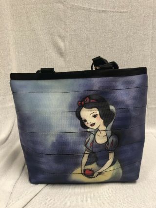 Harveys Disney Good Vs.  Evil Snow White/evil Queen Seatbelt Tote Bag