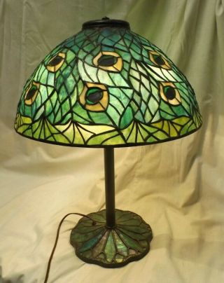 Vintage 1980s Dale Meyda Tiffany Peacock Feather Stained Slag Glass Table Lamp