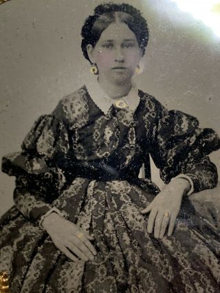 DAGUERREOTYPE WOMAN WELL DRESSED WEARING JEWELRY BY SIXTH PLATE 3