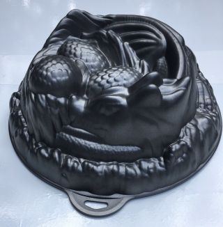 Sleeping Dragon W/eggs Bundt Cake Pan Thinkgeek Herry Potter Game Of Thrones