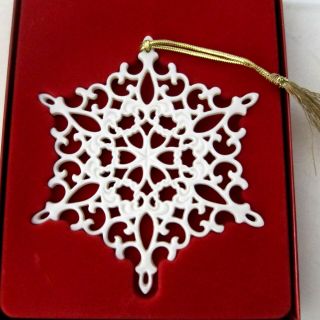 Lenox Snowflake Ornament 2001 Annual Christmas Ornament Box