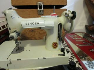 Vintage 1964 Singer 221k White Featherweight Sewing Machine W/case