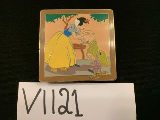 Disney Pin Gomes Snow White and Dopey LE100 3