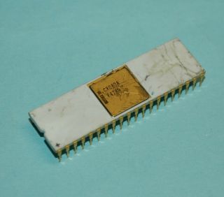 Vintage Computer Ic Intel C8080a Cpu White Gold From 1975 - Date Code 7549