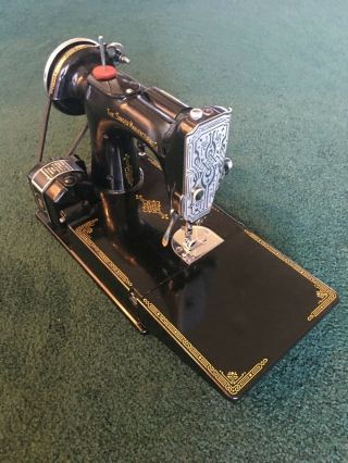 Vintage 1939 Singer 221 - 1 Portable Sewing Machine In Case