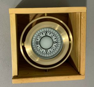 Yuli Magnetic Compass In Wooden Box