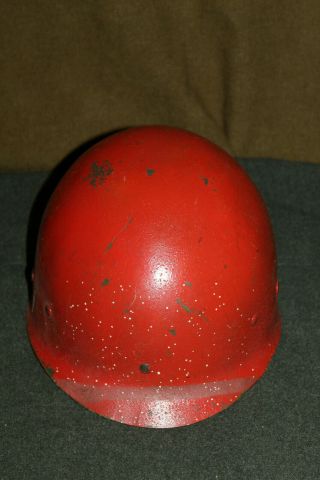 Pre Vietnam U.  S.  M1 Helmet Liner,  Red Painted For Weapons Fire Officer