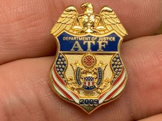 “atf” Department Of Justice 2009 Service Badge Award Pin.  Stunning Detail.