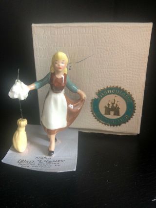 Hagen Renaker Miniature Figurine Disney Cinderella With Broom With Label Box