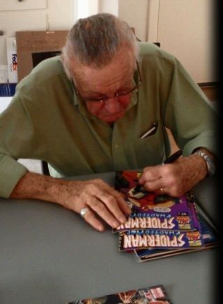 THE RAMPAGING HULK 1 Signed by Stan Lee w/COA Marvel Comics AVENGERS 2