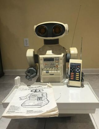 TOMY Omnibot 2000 Robot Vintage 1980’s Toy w/ Remote,  Tray & Instructions 3