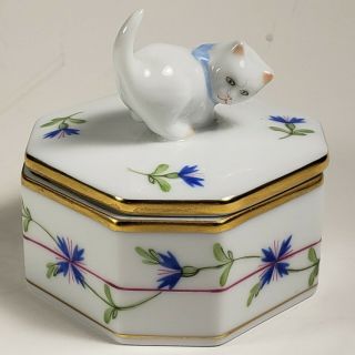 Herend Hungary Hand Painted Octagonal Porcelain Trinket Box W/ Kitten Cat On Lid
