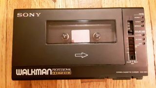Vintage Sony Wm - D6c Professional Walkman W/orig.  Case,  &