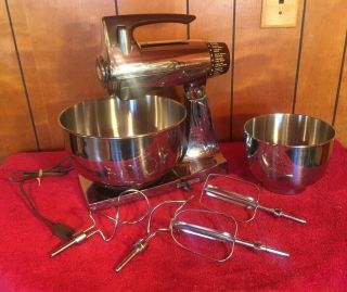 Vtg Sunbeam Mixmaster 12 Speed Chrome Stand Up Mixed 2 Metal Bowls & 4 Beaters