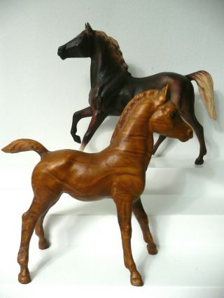 2 Breyer Molding Horses Faux Wood Grain Pony Brown Tan Mane Tail