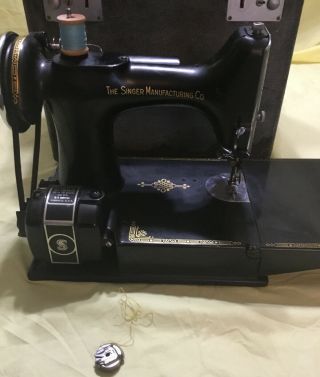 1946 Vintage Singer Sewing Machine 221 - 1 Featherweight 3