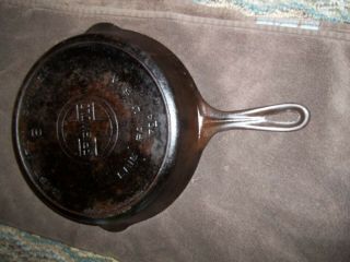 Griswold 8 Cast Iron Skillet Large Logo Heat Ring P/n 704 T Pre - Owned