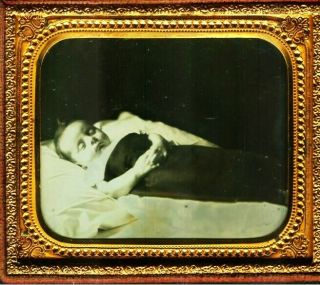 Fine Post Mortem Daguerreotype Of A Child Laid Out